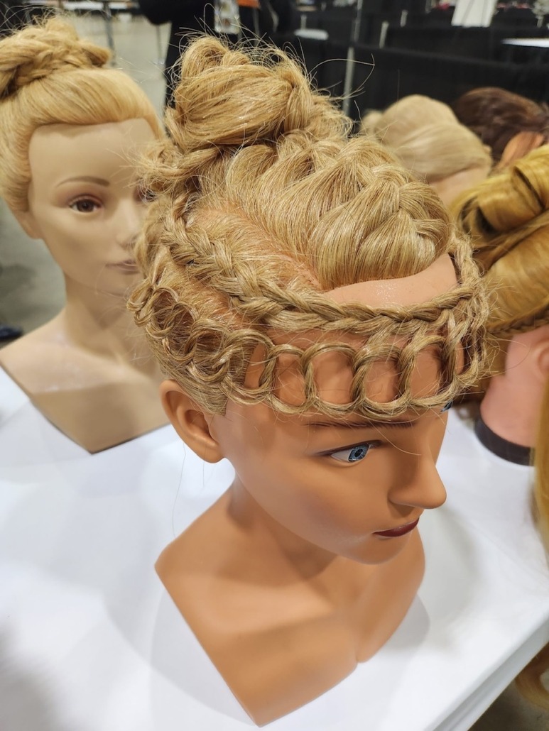 mannequin with hair braids
